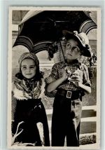 6900 Lugano - Zwei Kinder mit Sonnenschirm