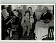 9545 Wängi 1937 Privatfoto KEINE AK Ort handschriftlich Familienfoto Weihnachten Klavier