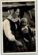 1983 Evolène - Trachtenfrau mit Kind