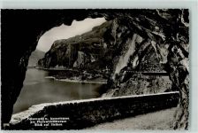 6452 Sisikon - Felsenweg und Axenstraße am Vierwaldstättersee Blick auf Sisikon