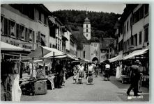 4242 Laufen - Marktszene Kinderwagen