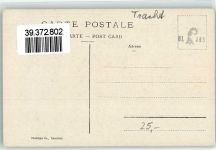 Trachtenfrau mit Trauben