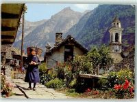 6637 Sonogno - Kirche Bauernfrau mit Rückentrage