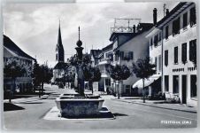 8330 Pfäffikon ZH Wallikon b. Pfäffikon - Brunnen Auto