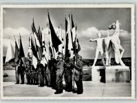 1939 Foto AK LA Nr.24 Photoglob, Auf dem Festplatz, Fahnenträger der Landesausstellung AK