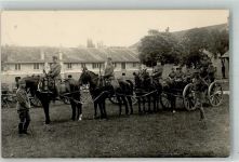 1145 Bière Foto AK Uniform Kaserne Pferde Ort lt. Verlag