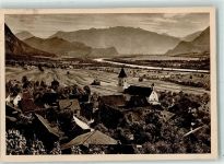 Gebrauchsspuren Blick auf das Rheintal mit den Graubündner Bergen