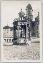 8840 Einsiedeln Gebrauchsspuren Brunnen, Kloster AKU2