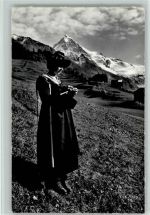 Dent d´Herens Frau in Herenser Tracht Tracht Schweiz