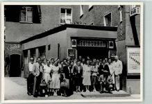 Privatfoto AK Hotel Bar Bernasconi Cascade Personal vor dem Hotel