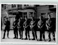 9050 Appenzell Privatfoto AK Gruppenfoto Schweizer Soldaten vor Kaserne