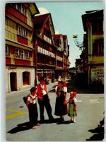 9050 Appenzell - Hauptgasse Familie in Appenzeller Tracht