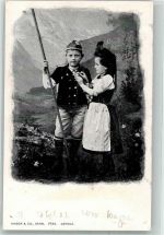 Mädchen und Junge in landestypischer Tracht Kinderpoesie Tracht Schweiz 1902
