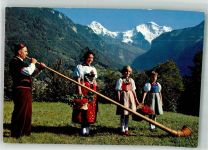 3800 Interlaken Foto AK Tracht Alphornbläser Mönch Jungfrua