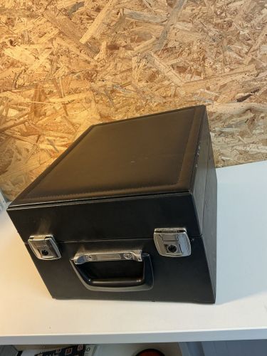 Lindner Boxen Koffer mit 5 Tablets