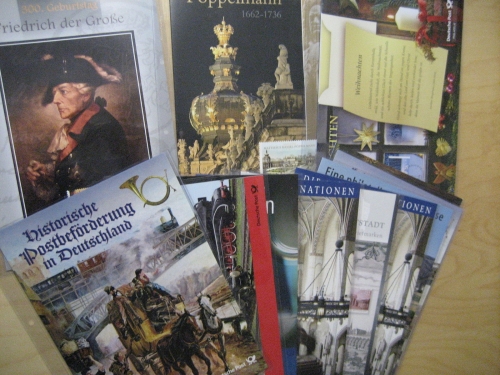 13 Mappen der Dt. Post mit Marken