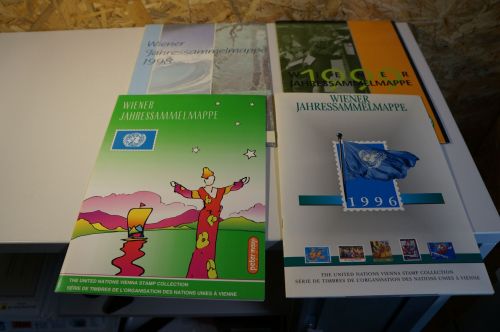 UNO Wien Jahresmappe 1996-1999 postfrisch