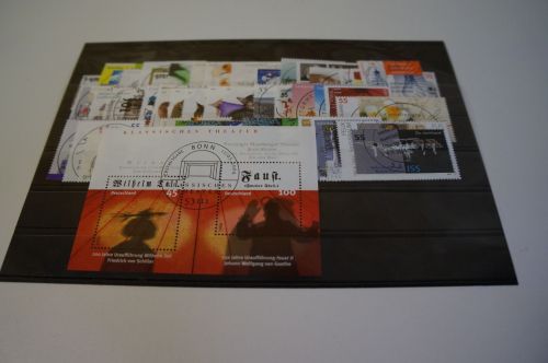 Bund Jahrgang 2004 komplett gestempelt ohne selbstklebende