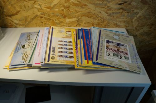 100 Numisblätter ohne Münzen