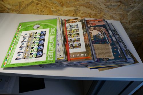 100 Numisblätter ohne Münzen