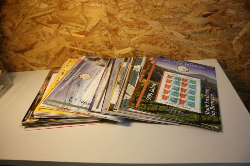 100 Numisblätter ohne Münzen