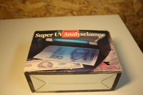 UV Lampe schwarz