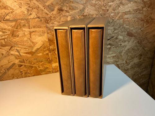 3 Stück Safe ETB Alben Variant inkl. Hüllen + Schuber in beige