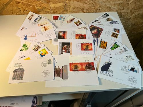 Bund Jahrgang 2004 FDC mit Selbstklebenden komplett