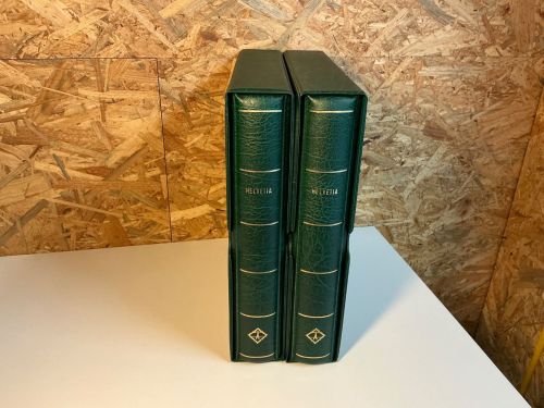 2 Leuchtturm Drehstabbinder + Schuber grün mit Aufdruck Schweiz