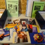 Post Cards / Study Cards 2 Kartons inkl. 2 Katalogen