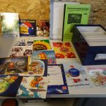 Post Cards / Study Cards 2 Kartons inkl. 2 Katalogen