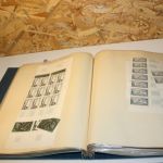 Frankreich 2 Bogenmappen mit Bogenteilen / Einheiten / Marken