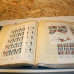 Frankreich 2 Bogenmappen mit Bogenteilen / Einheiten / Marken