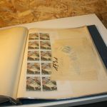 Frankreich 2 Bogenmappen mit Bogenteilen / Einheiten / Marken