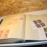 Frankreich 2 Bogenmappen mit Bogenteilen / Einheiten / Marken