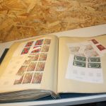 Frankreich 2 Bogenmappen mit Bogenteilen / Einheiten / Marken