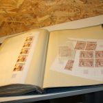 Frankreich 2 Bogenmappen mit Bogenteilen / Einheiten / Marken