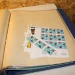 Frankreich 2 Bogenmappen mit Bogenteilen / Einheiten / Marken