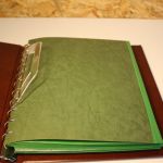 2 Safe Variant Alben in braunrot mit Hüllen für ETB