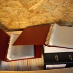 Karton mit Ersttagsblättern Bund inkl. 2 Alben + 5 Alben leer (mit Hüllen)