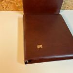 2 Safe Variant Alben + Schuber in rotbraun mit Hüllen für ETB