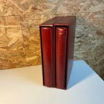 2 Safe Variant Alben in rot mit Hüllen für ETB