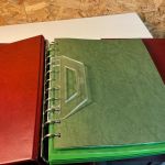 2 Safe Variant Alben in rot mit Hüllen für ETB