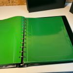 2 Safe Variant Alben in grün mit Hüllen für ETB