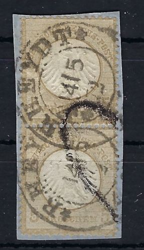 DR Brustschild, Mi 6 senkrechtes Paar auf Briefstück