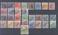 Berlin, gestempelter Posten Rot- und Schwarzaufdrucke auf Steckkarte