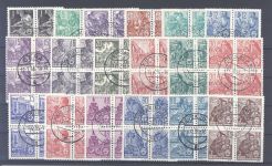 DDR, gestempelter Posten Viererblöcke Freimarken auf 5 Steckkarten