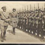 Propagandakarte "Hitler bei einer Militärparade" mit 3 versch. SoSt