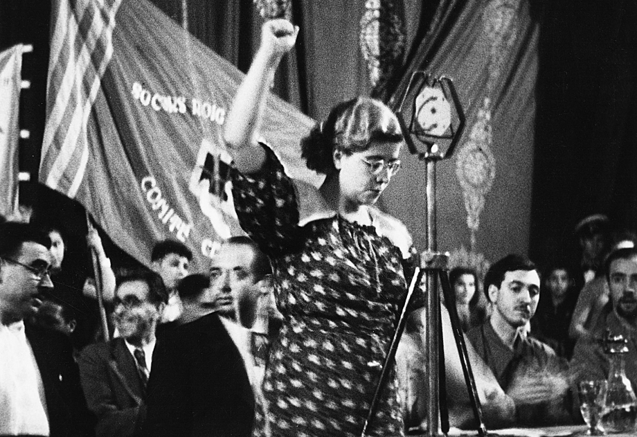 Maria Dolors Bargalló intervenint al míting de Socors Roig | 20 de setembre de 1936

