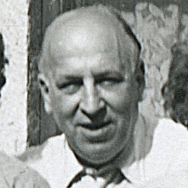Manuel Juliachs i Mata. Membre de la Unió Catalanista. El 1931 s'afilia a ERC. L'octubre de 1932 substituí en la presidència del CADCI a Francesc Xavier Casals. A la fi de la Guerra Civil no s'exilia i participa en la reconstrucció de l'estructura clandestina d'ERC.
